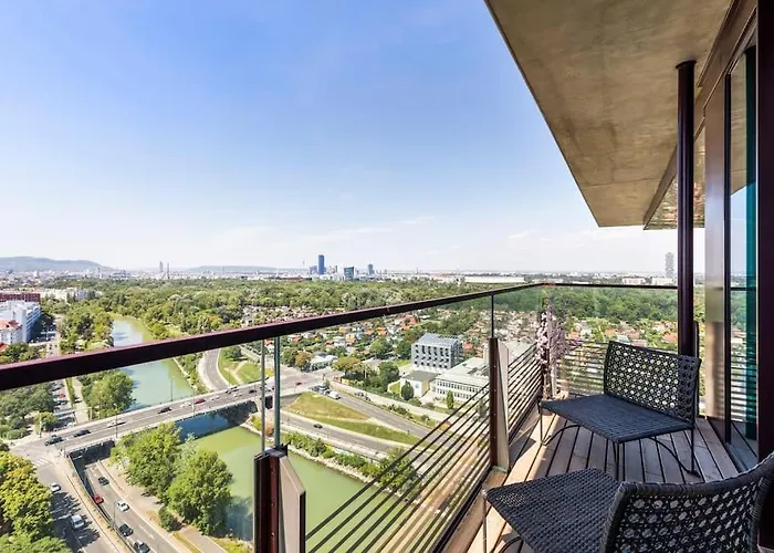 Design With Amazing View Over Апартаменти *