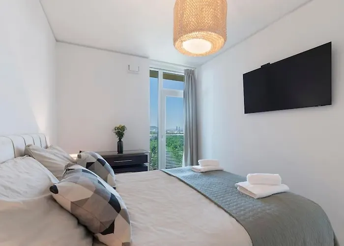 Апартаменти Design With Amazing View Over Відень