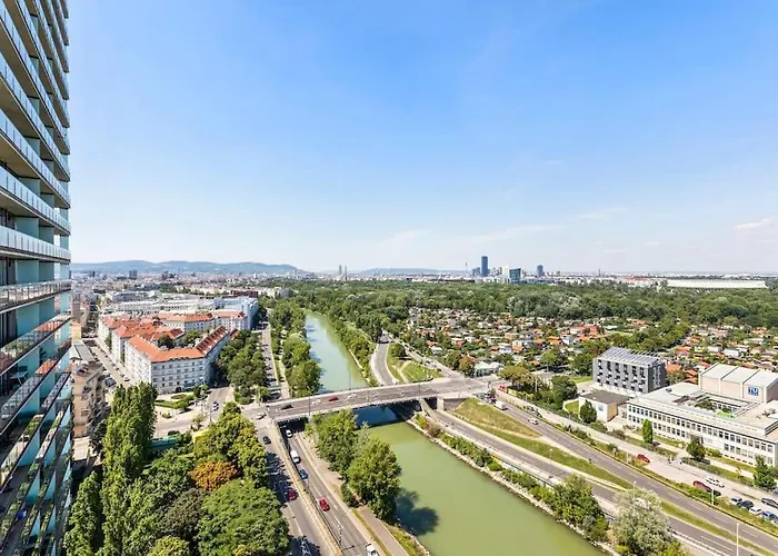 Design With Amazing View Over Апартаменти