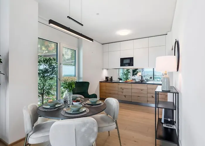 Design With Amazing View Over Апартаменти *
